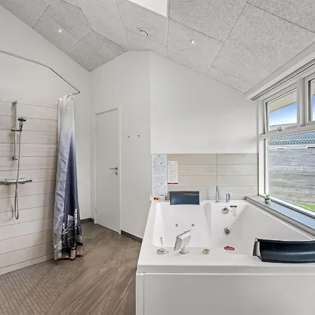 Elektra - 450m From The Sea By Interhome *
